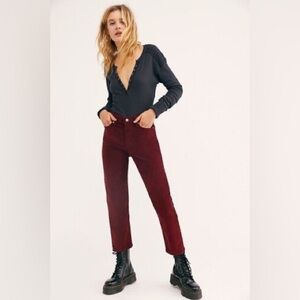 Levis wedgie straight size 24